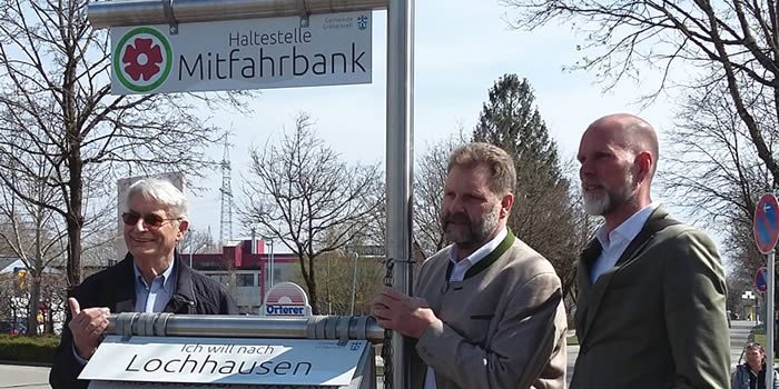 Einweihung der Gröbenzeller Mitfahrbank